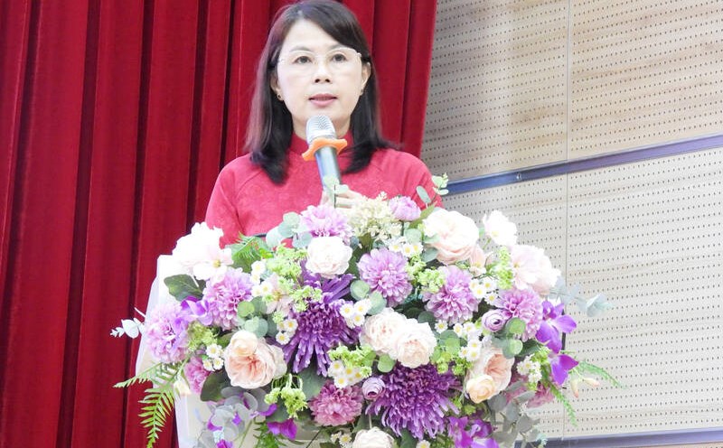 Dr. Nguyen Kim Quyen - Chairman of the Trade Union of Mekong Delta University - spoke at the contest. Photo: Hoang Loc
