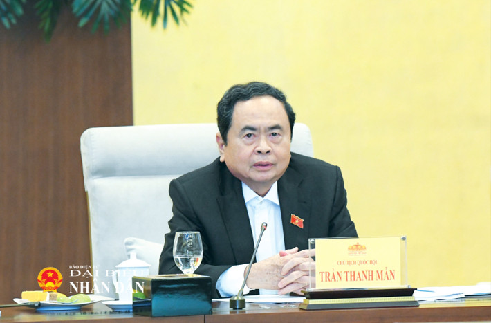 The National Assembly Chairman proposed to direct the Standing Committee of the Law and Justice Committee to study and amend a number of articles of the Constitution related to the organization of the political system. Photo: Lam Hien