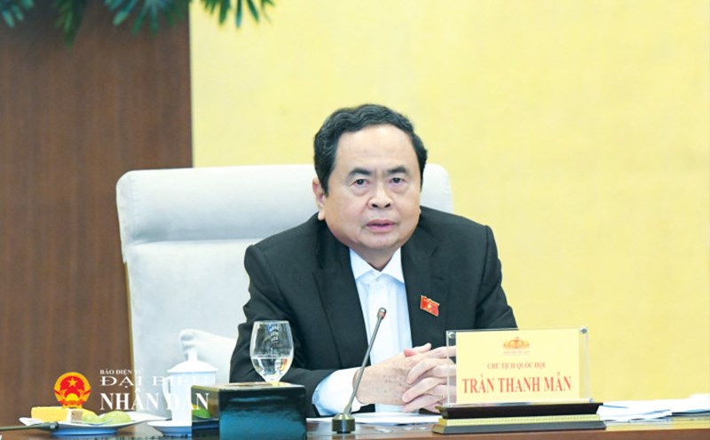 The National Assembly Chairman proposed to direct the Standing Committee of the Law and Justice Committee to study and amend a number of articles of the Constitution related to the organization of the political system. Photo: Lam Hien