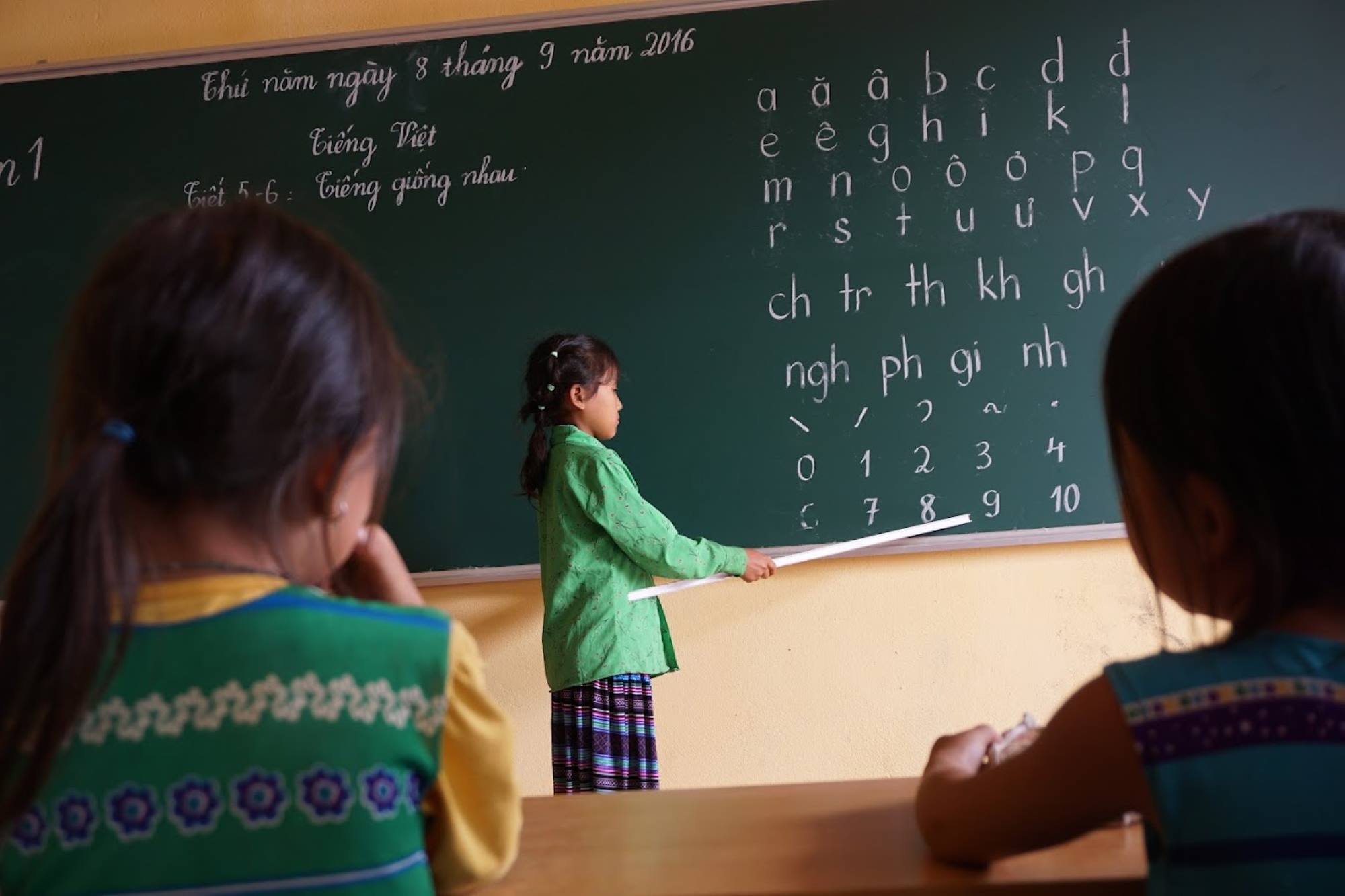 The tuition exemption policy helps children of workers' families in mountainous areas have more opportunities to go to school. Photo: Hai Nguyen