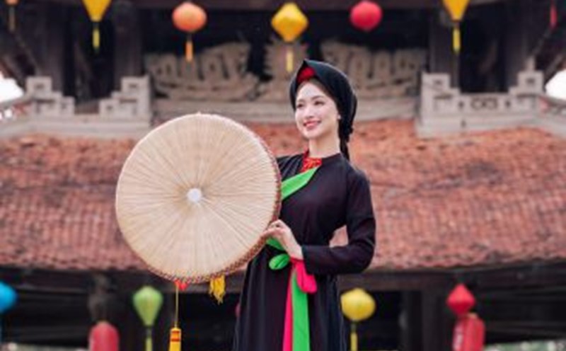 Hoa Minzy collaborated with artists Xuan Hinh and Tuan cry to carry out a project to promote the beauty of Bac Ninh's cultural tourism. Photo: Character provided