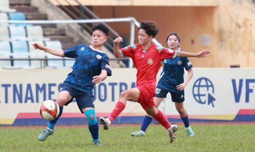 U19 nữ TPHCM (đỏ) giành chiến thắng 1-0 trước U19 nữ Vĩnh Phúc. Ảnh: VFF