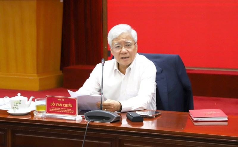 Mr. Do Van Chien - Politburo member, Secretary of the Party Central Committee, Secretary of the Party Committee of the Fatherland Front, Central organizations, Chairman of the Central Committee of the Vietnam Fatherland Front chaired the conference. Photo: Huong Diep