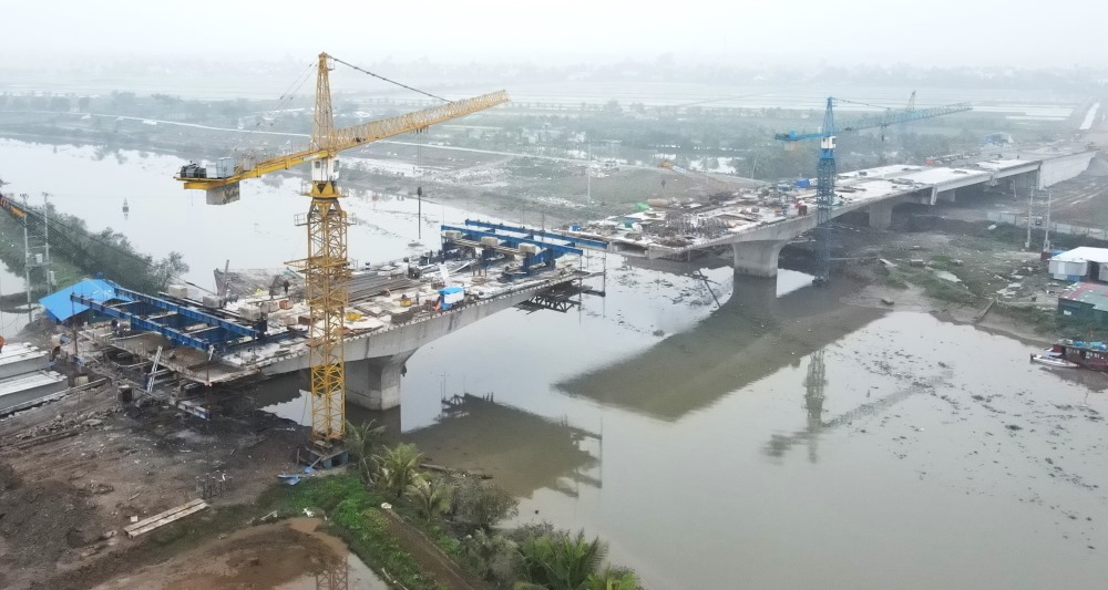 Overview of the construction of key transport projects in Hai Phong. Photo: Mai Dung