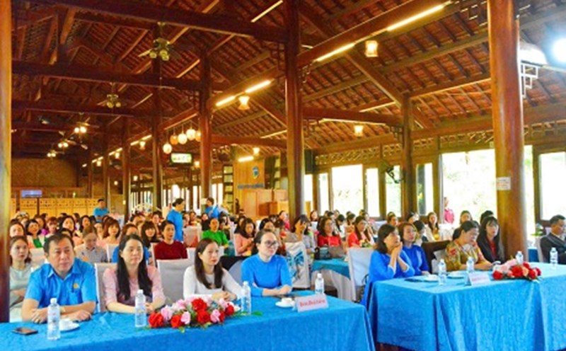 Scene of the meeting with female union officials in Buon Ma Thuot city. Photo: Thuy Hoa
