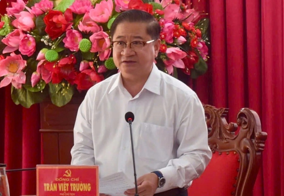 Mr. Tran Viet Truong - Vice Chairman of the Central Committee of the Vietnam Fatherland Front, Deputy Head of Inspection Team No. 1922 of the Politburo - spoke at the meeting with the Standing Committee of the Dak Lak Provincial Party Committee. Photo: VOV