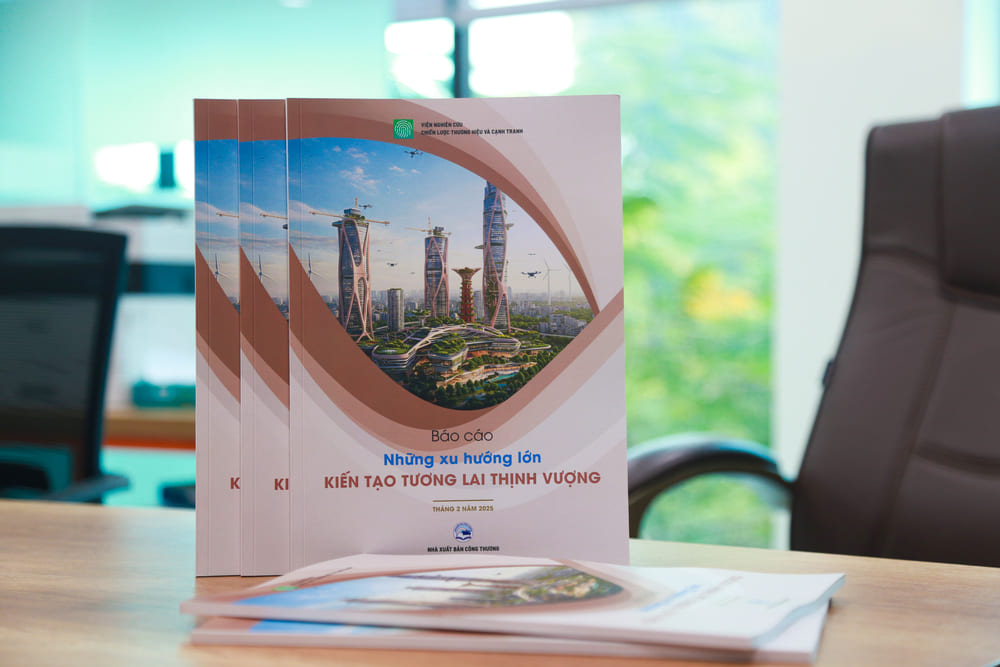 The book "Big Trends: Creating a Prosperous Future" published by Industry and Trade Publishing House. Photo: Publishing House