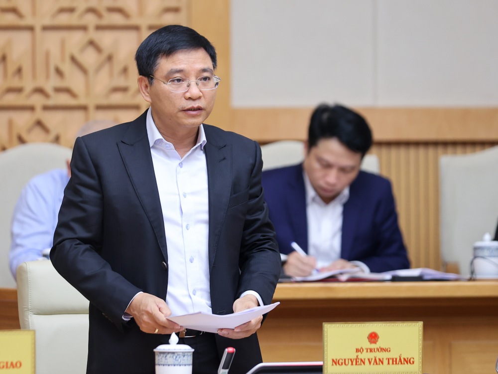 Minister of Finance Nguyen Van Thang said that in the second quarter, he will report to the Prime Minister on a credit package for people under 35 years old to buy a house. Photo: Nhat Bac