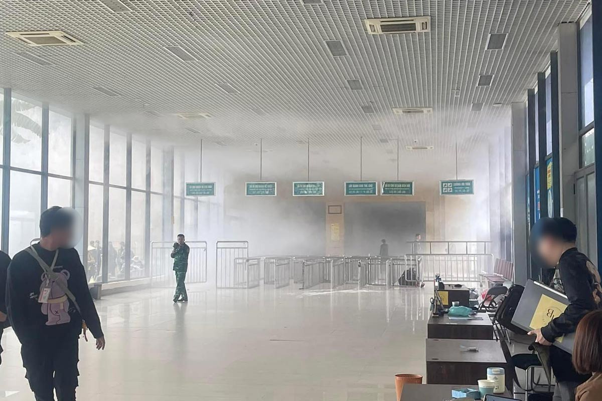 The scene of the fire at Mong Cai International Border Gate, Bac Luan 1 Bridge area, burned 4 people. Photo: Provided by the people