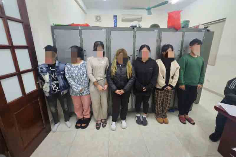 Nhóm nghi phạm tham gia hành hung A.T ở Hoàng Mai, Hà Nội. Ảnh: Công an cung cấp