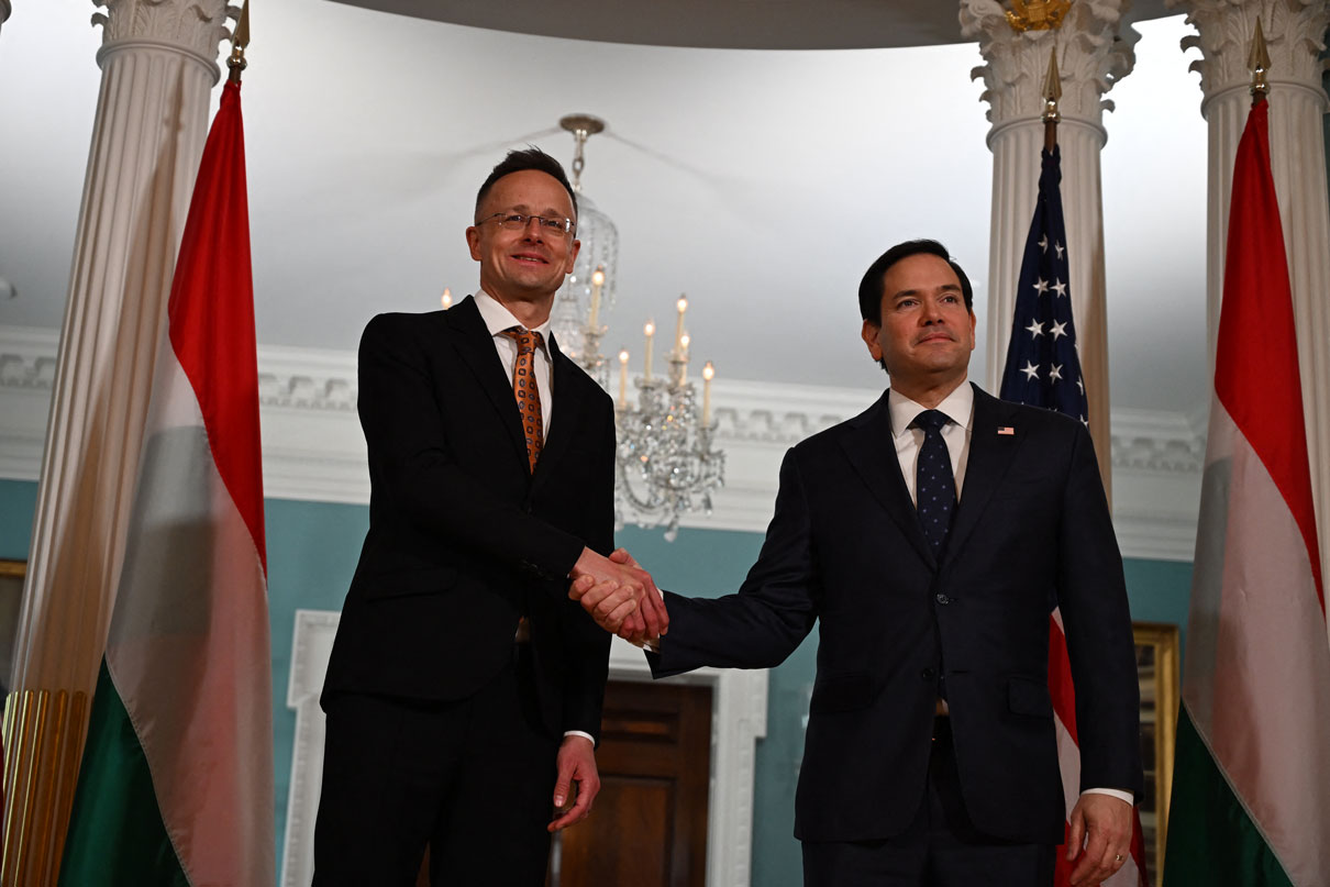 Hungarian Foreign Minister Peter Szijjarto (left) meets with US Secretary of State Marco Rubio (right) in Washington on March 4. Photo: AFP