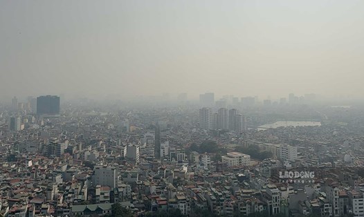 Những ngày gần đây, Hà Nội rơi vào tình trạng ô nhiễm không khí nghiêm trọng. Ảnh: Việt Anh