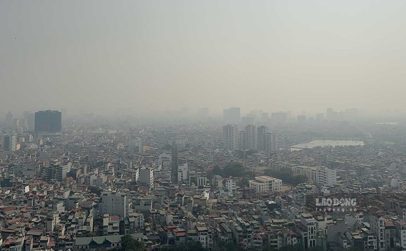 In recent days, Hanoi has fallen into a state of serious air pollution. Photo: Viet Anh