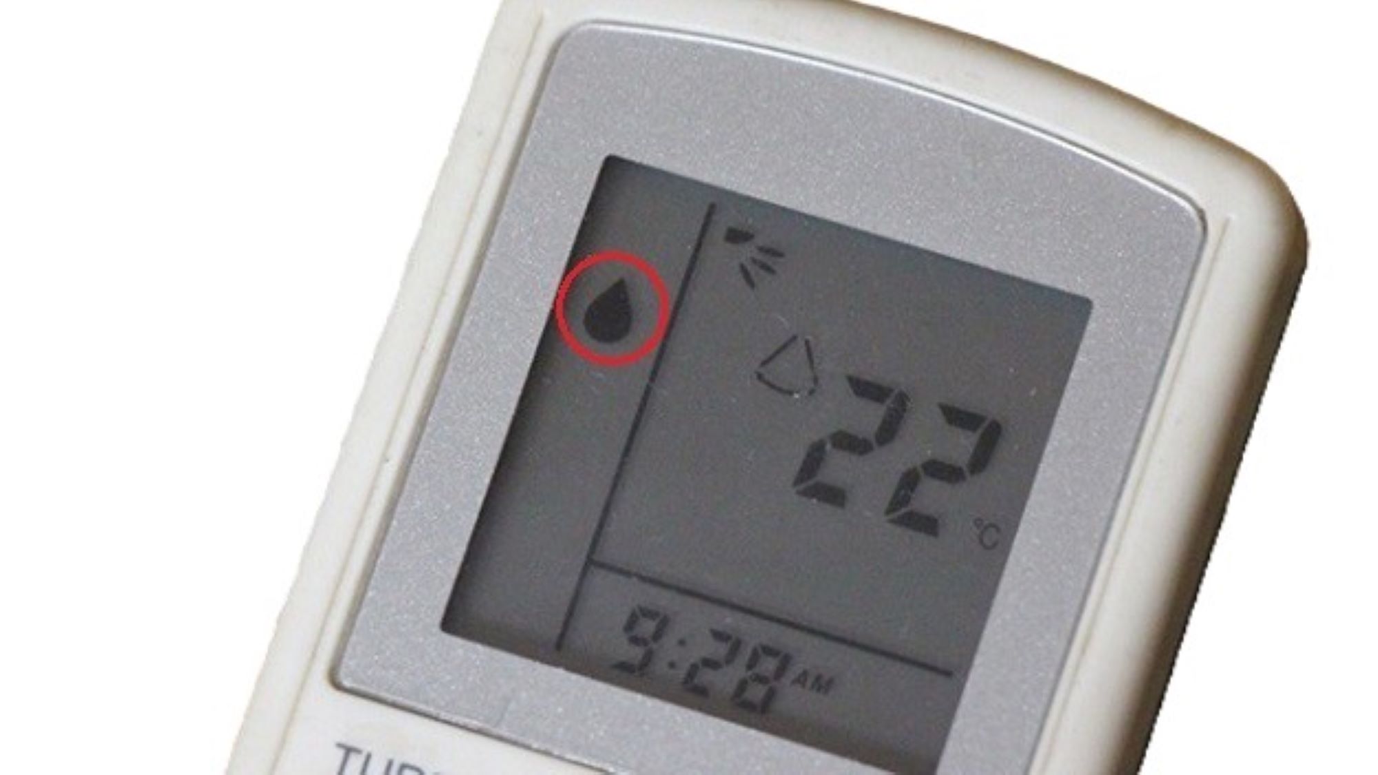 bat the air conditioner on in dry mode during wet days. Photo: Bich Nhung