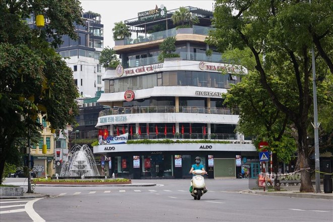 Shark Ham Building (Hoan Kiem, Hanoi). Photo: To The