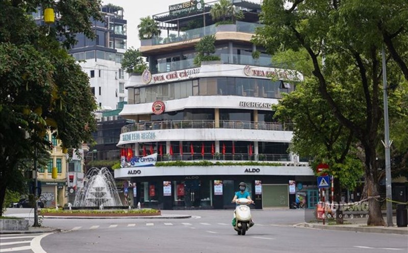 Shark Ham Building (Hoan Kiem, Hanoi). Photo: To The