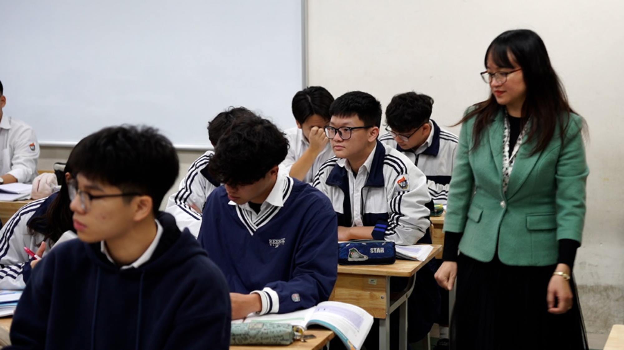 Hiện các trường đang nỗ lực thực hiện đúng quy định dạy thêm, học thêm. Ảnh: Trang Hà