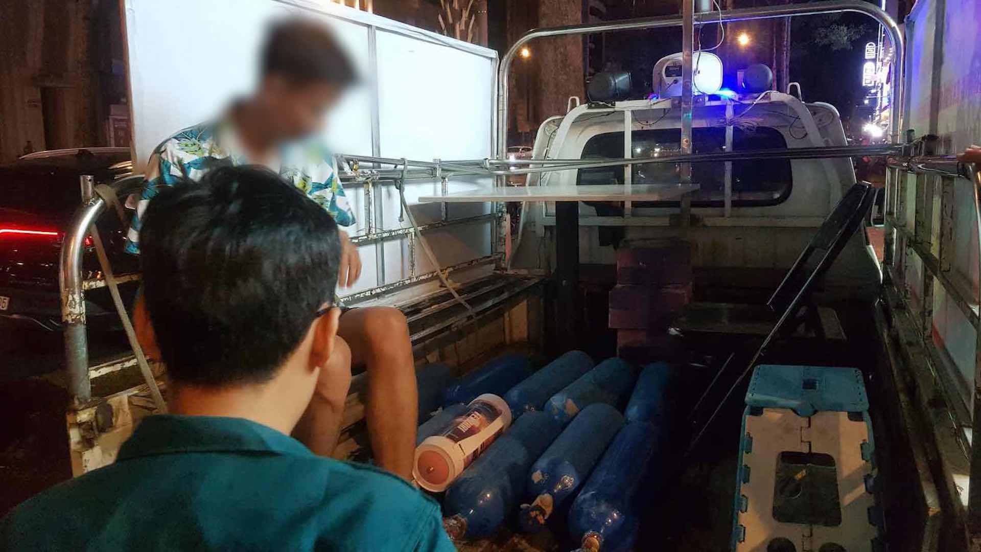 Through inspections of restaurant and bar businesses, the authorities discovered a number of "laughing-at" businesses.