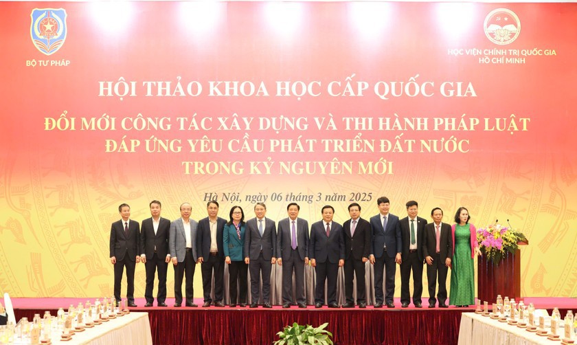 Các đại biểu dự Hội thảo khoa học quốc gia. Ảnh: Bùi Hằng