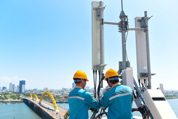 Viettel Construction has continuously strived to become an person connecting information, laying the foundation for the development of telecommunications infrastructure in Vietnam. Photo: Viettel Construction (documents before 2021)