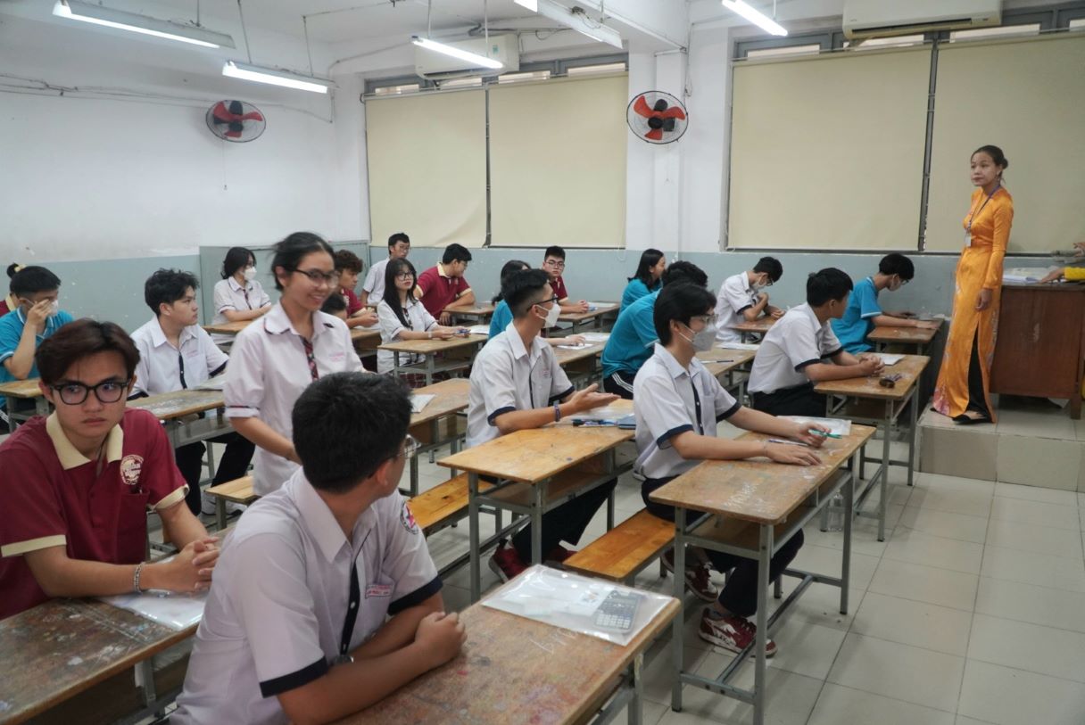 2,842/6,515 students won prizes in the city-level 12th grade excellent student exam for the 2024-2025 school year. Photo: Chan Phuc