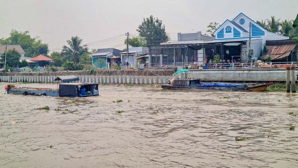 Kênh Cái Sắn đi qua địa bàn huyện Vĩnh Thạnh (TP Cần Thơ). Ảnh: Tạ Quang