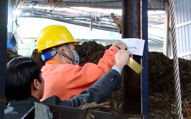 The authorities sealed the violating facilities in Phong Khe ward (Bac Ninh city). Photo: Dang Hoa