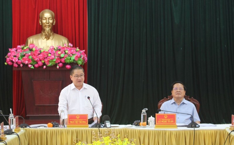 Mr. Tran Viet Truong - Vice Chairman of the Central Committee of the Vietnam Fatherland Front, Deputy Head of the Standing Committee of the 22.22 Inspection Team of the Politburo - acknowledged the working content with Kon Tum province. Photo: Kontum.gov.vn