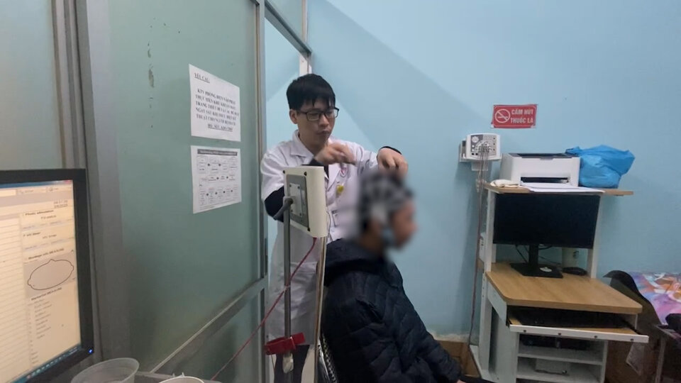 Addicted to phones, male student loses his studies due to depression