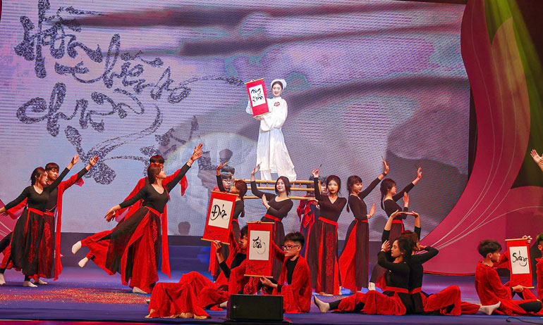 Talent performances in the Vinh Phuc Province Ghosts Union Female Member Contest 2025. Photo: Tra Huong