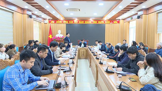 La escena del dialogo de los hogares con los lideres de Kien un distrito (Hai Phong). Foto: Kien an e -rial e -portal