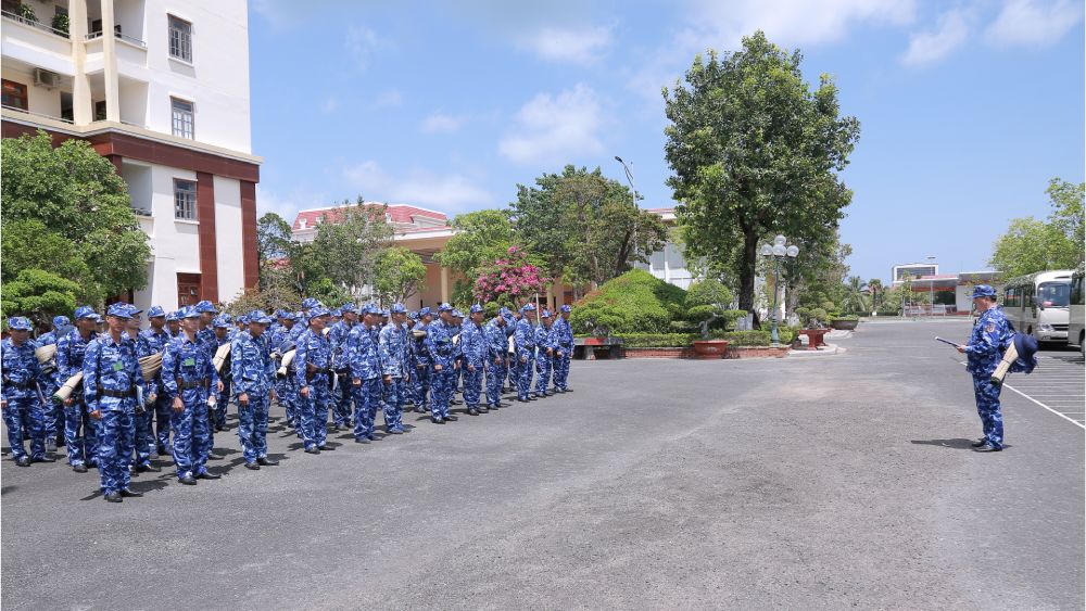 The Coast Guard Region 4 Command exercises force mobilization. Photo: CSB4