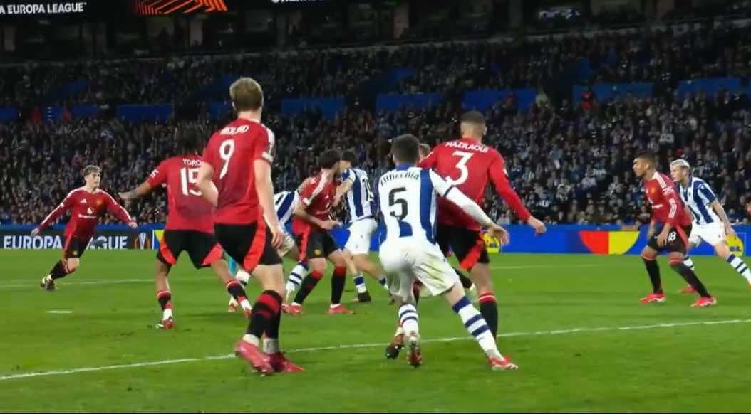 Man United had a positive result in the first leg against Real Sociedad. Photo: Cut from video