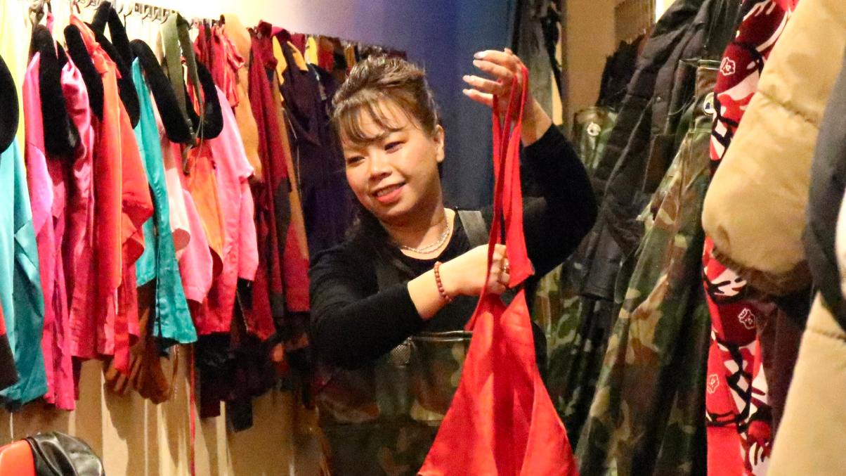 puppet artist Tran Thi Mai Anh. Photo: Huyen Chi