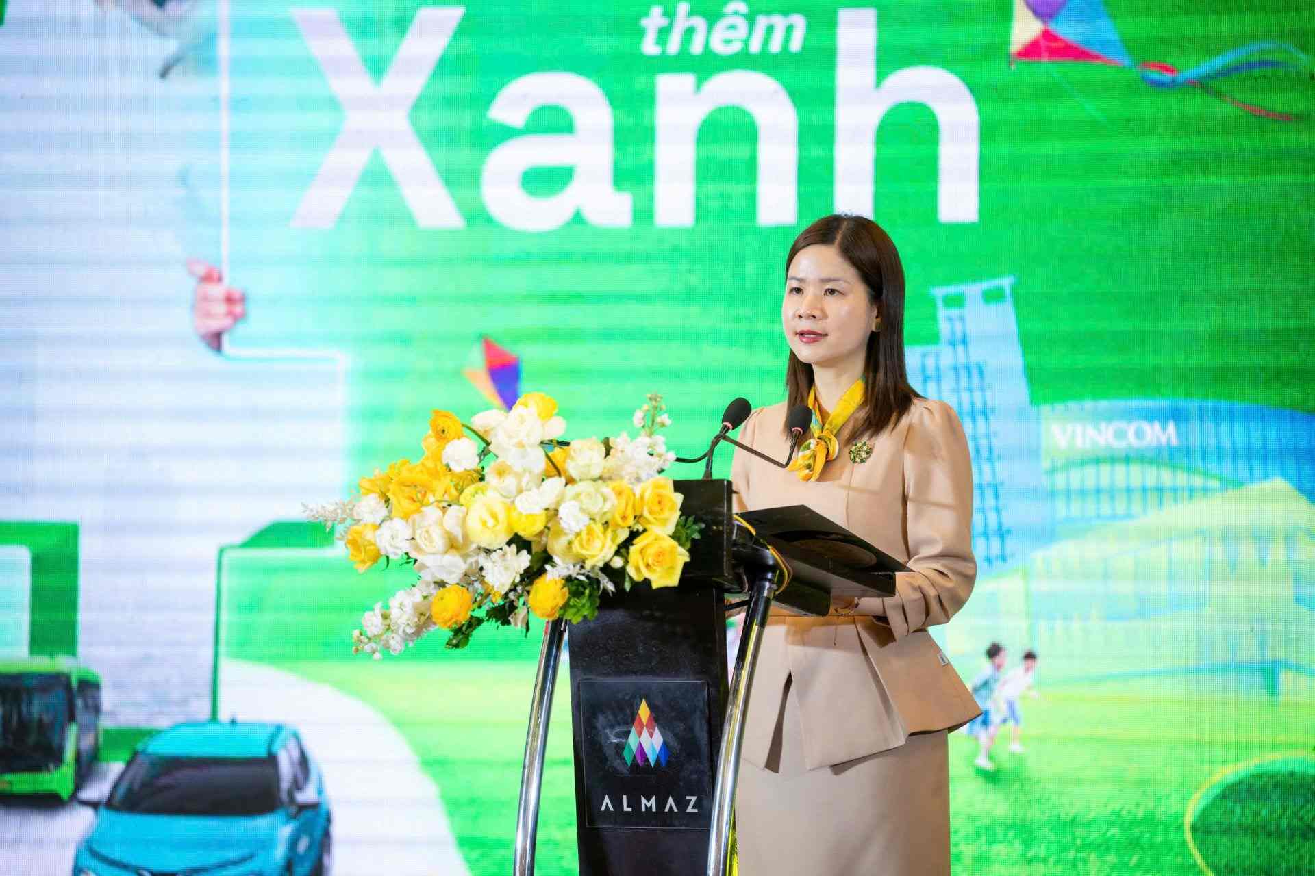 Dr. Le Thai Ha - Executive Director of the Fund for a Green Future - delivered the opening speech at the launching ceremony of the "Green Fourth Day" campaign. Photo: Provided by the Organizing Committee
