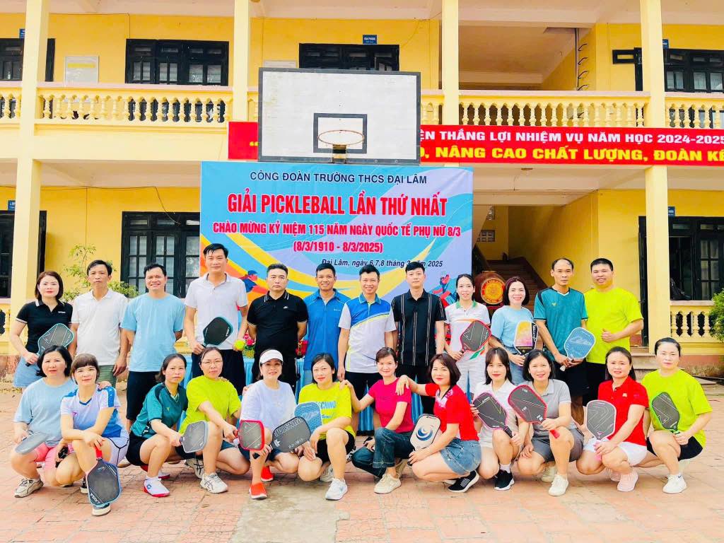 The grassroots trade union organized a sports tournament for female workers on the occasion of the anniversary of International Women's Day on March 8. Photo: Lang Giang District Labor Federation