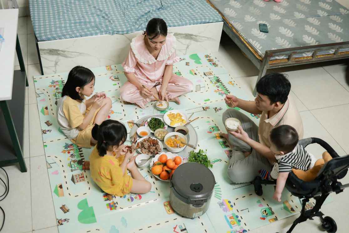 Ms. Hanh's family's meal.