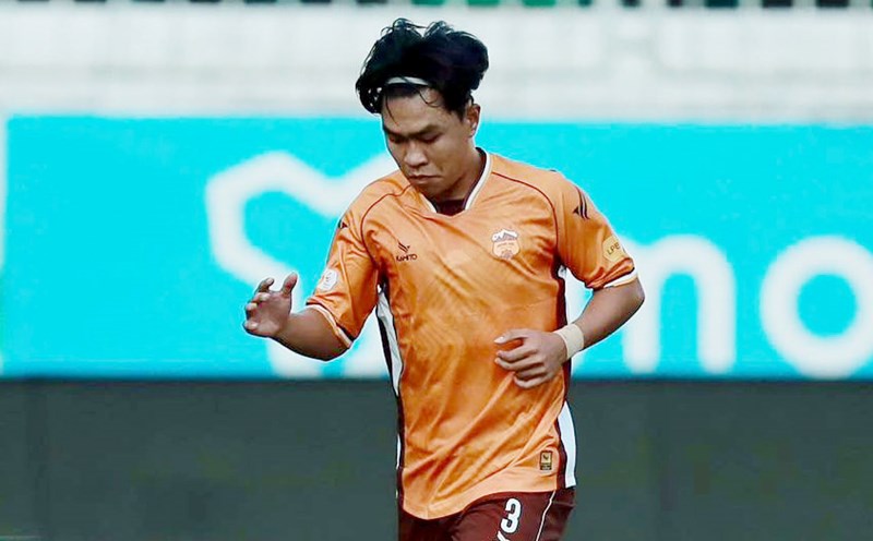 Center back Pham Ly Duc is in the Vietnam national team for the first time. Photo: HAGL