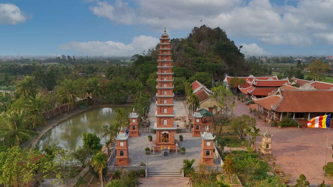 The tower of King Tran Nhan Tong of Canh Huong Pagoda.