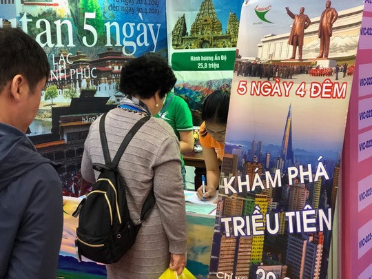Vietnamese tourists learn about North Korean tours at a tour fair in 2019. Photo: T.L.