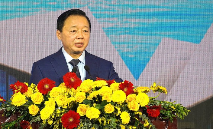 Deputy Prime Minister Tran Hong Ha spoke at the Investment Promotion Conference of Bac Lieu province. Photo: Nhat Ho