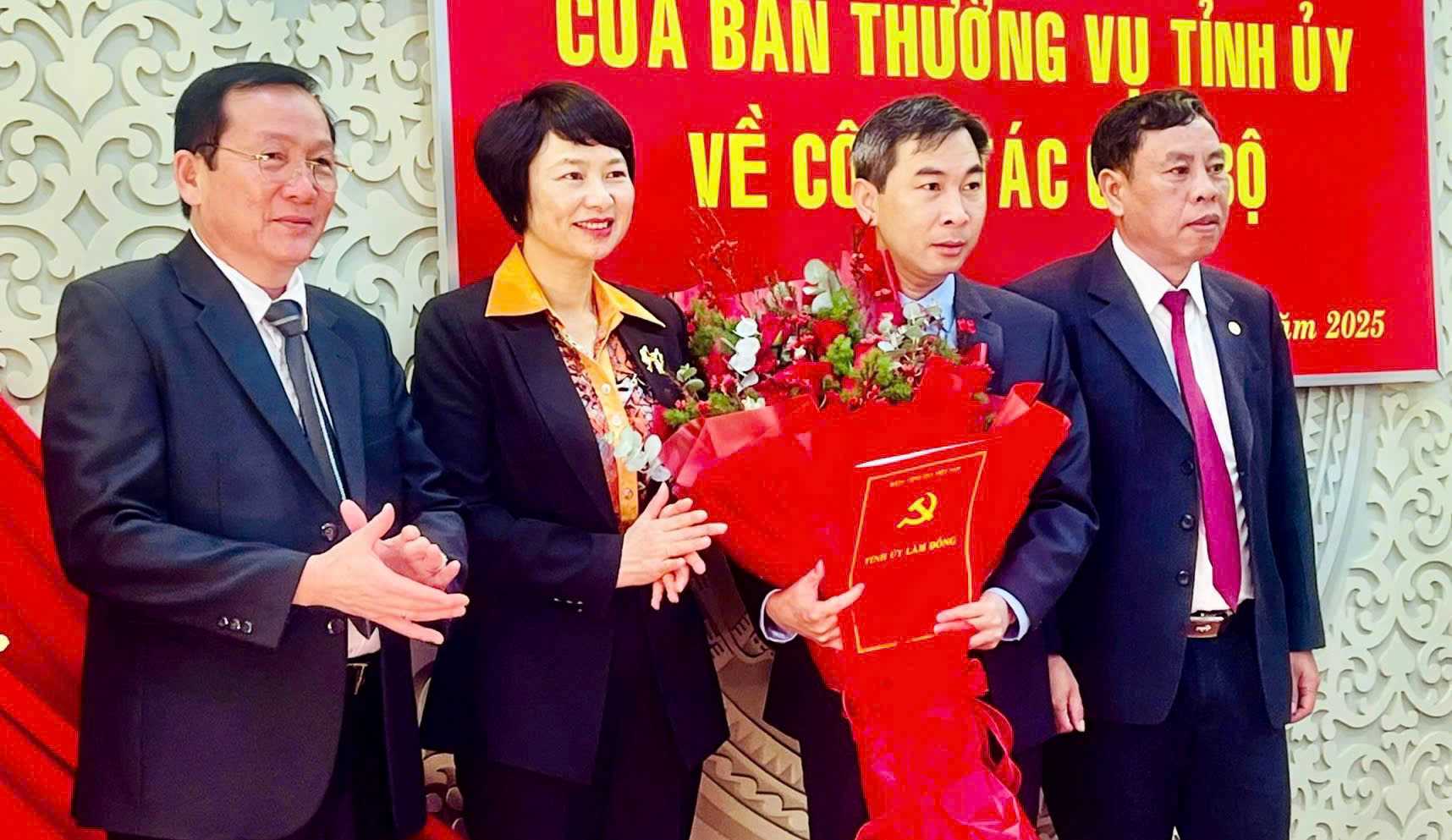 Mr. Vu Tuan Anh has just been appointed as Head of the Lam Dong Provincial Party Committee's Internal Affairs Committee. Photo: Minh An