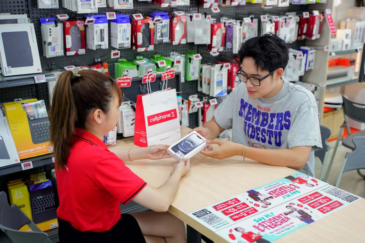 With attractive incentives and a comprehensive after-sales mode, the iPhone 16e at CellphoneS promises to be a valuable choice for users who love the Apple ecosystem. Photo: CellphoneS