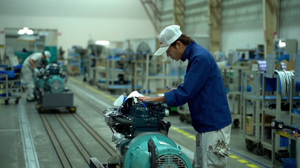 Young workers succeed thanks to their will to rise up and be eager to learn. Photo: Quynh Chi