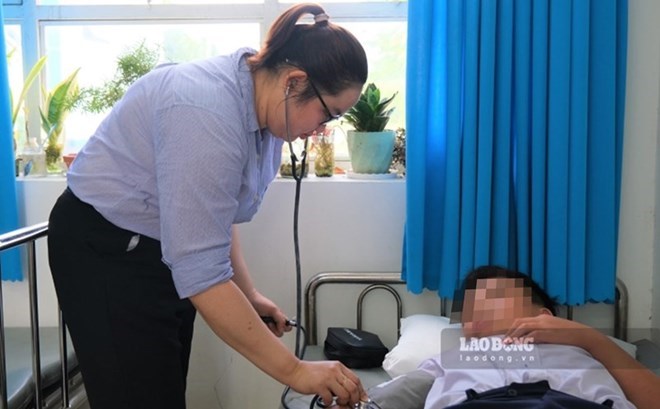 School health workers are working. Illustrative photo: Phong Linh.