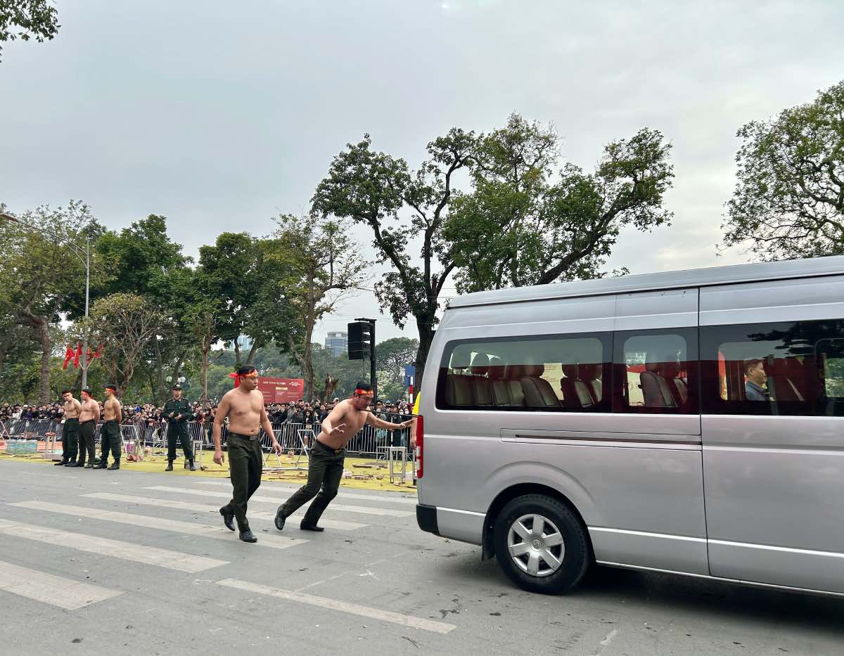 Cac man bieu dien vo thuat, khi cong duoc bieu dien tong duyet. Anh: Huong Nha