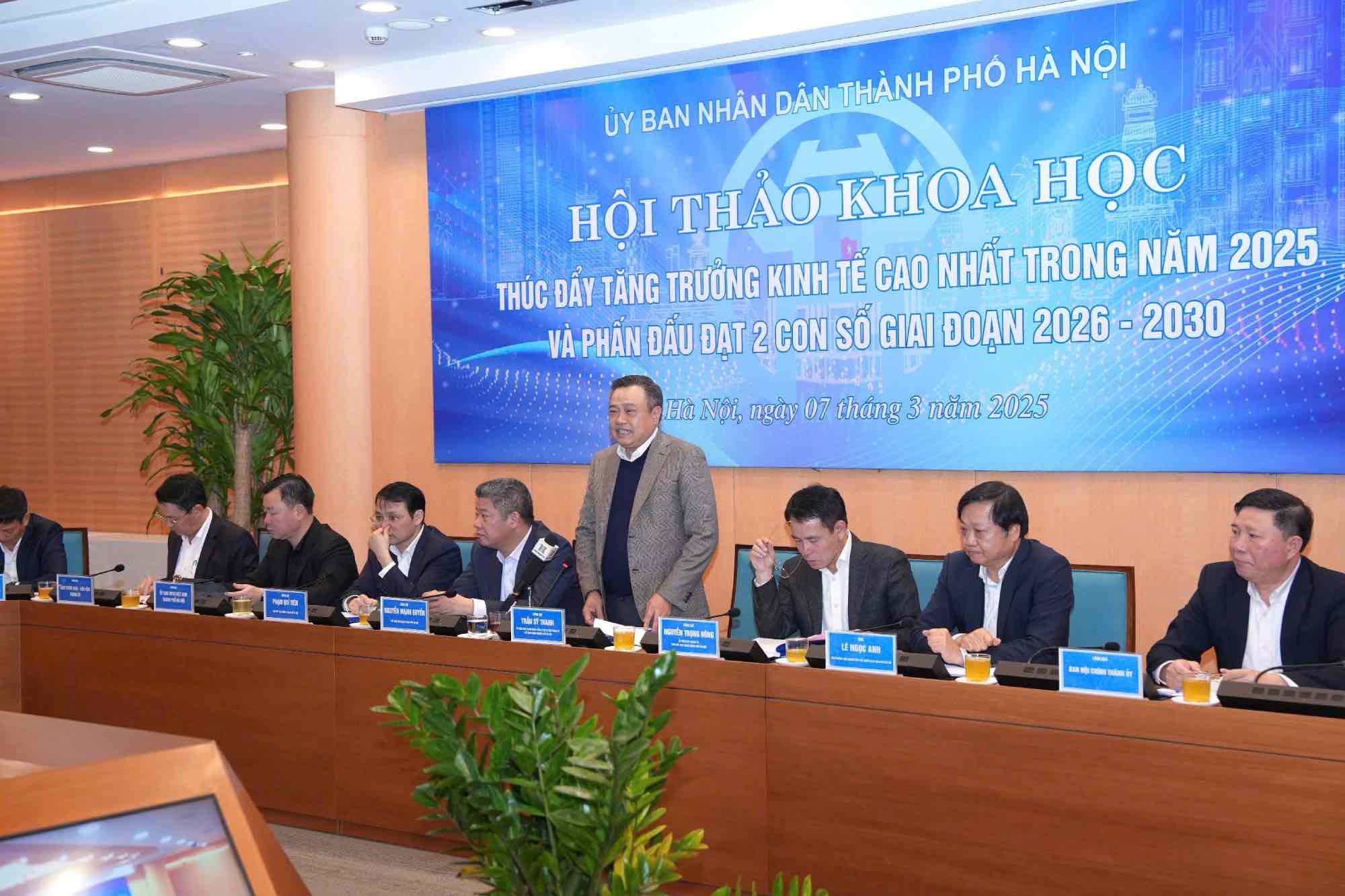 Chairman of Hanoi People's Committee Tran Sy Thanh spoke at the workshop. Photo: Hanoi People's Committee