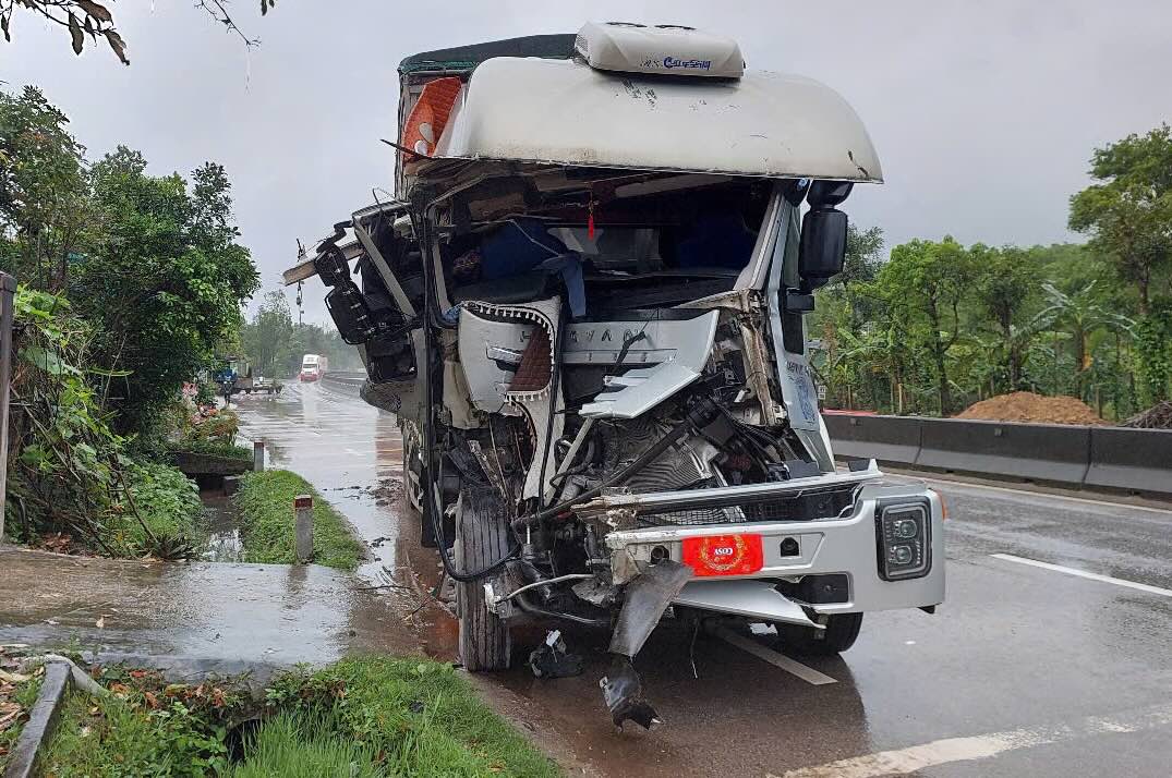 Traffic collision on National Highway 1 through Le Thuy district (Quang Binh province). Photo: Phuong Pham