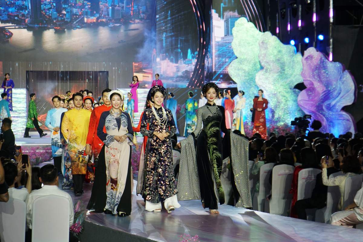 The 11th Ho Chi Minh City Ao Dai Festival in 2025 has the theme of Ao Dai Vietnam - Rising Vietnam. Photo: Thanh Chan