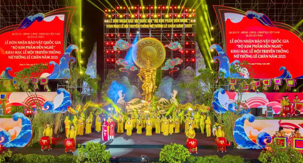 Hai Phong opens the 2025 Women's Traditional Festival Le Chan. Photo: Vu Duyen